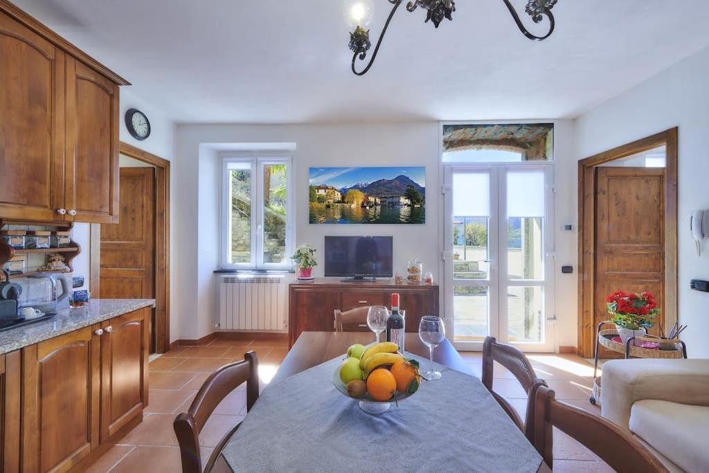 Casa Ducale Como Lake View Мандельо дел Ларио Екстериор снимка